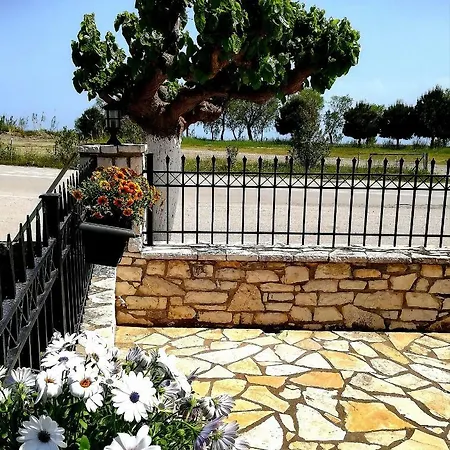 Eleftheria's Πανσιόν 3*
