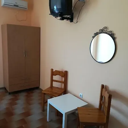 Eleftheria's Πανσιόν 3*